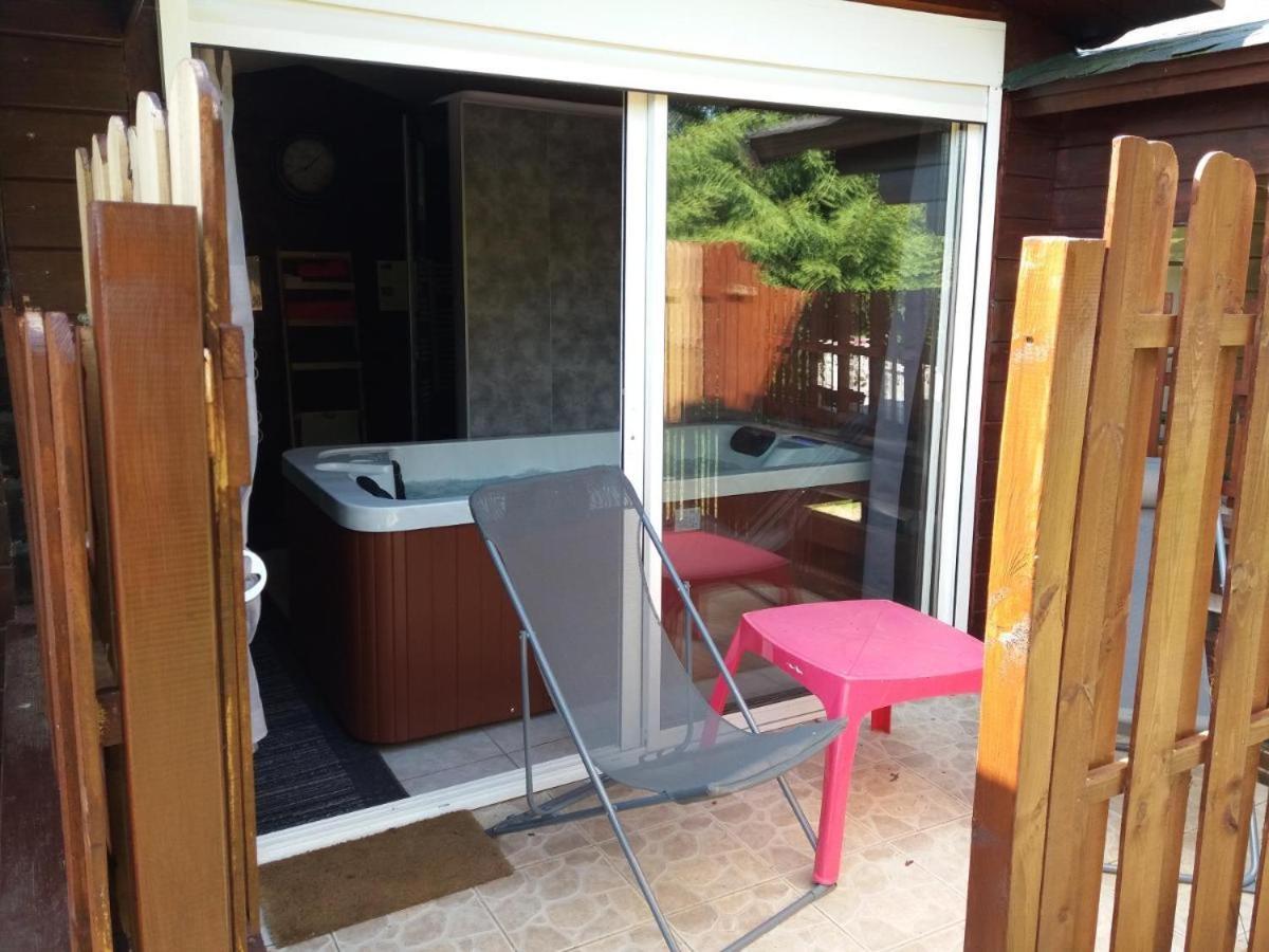 "Le Maloya" Chalets Independants -Chambre Balneo - Relais Motards Lacaune Zewnętrze zdjęcie
