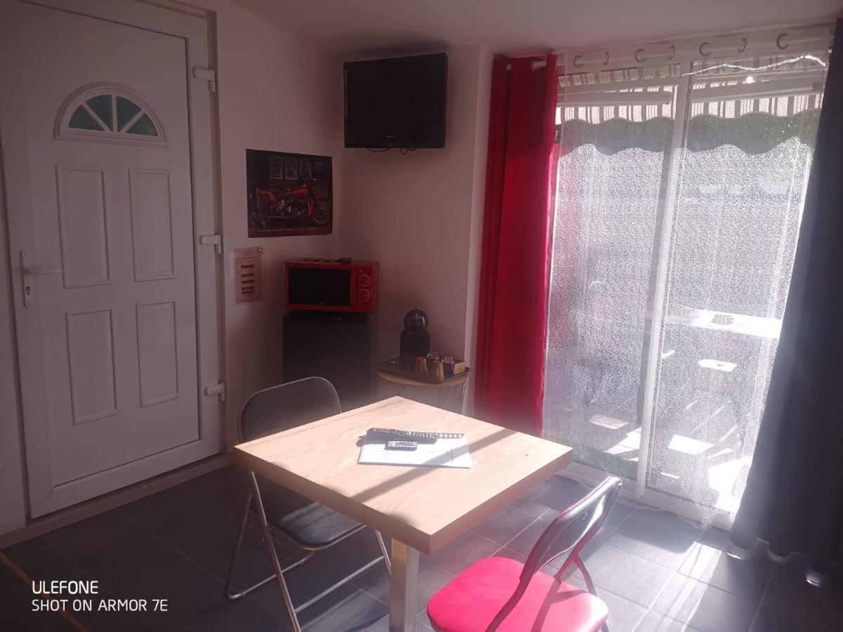 "Le Maloya" Chalets Independants -Chambre Balneo - Relais Motards Lacaune Zewnętrze zdjęcie