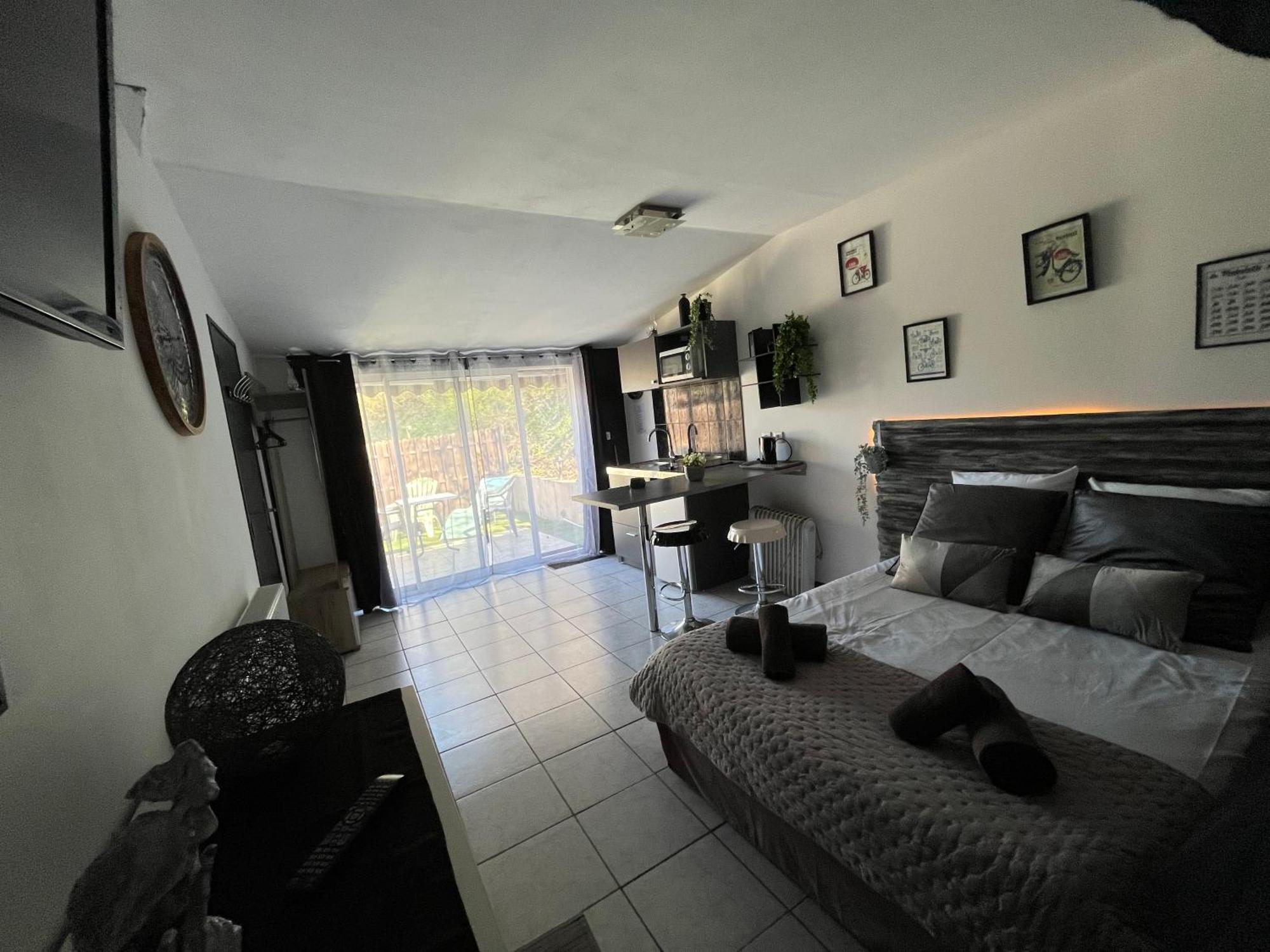 "Le Maloya" Chalets Independants -Chambre Balneo - Relais Motards Lacaune Zewnętrze zdjęcie