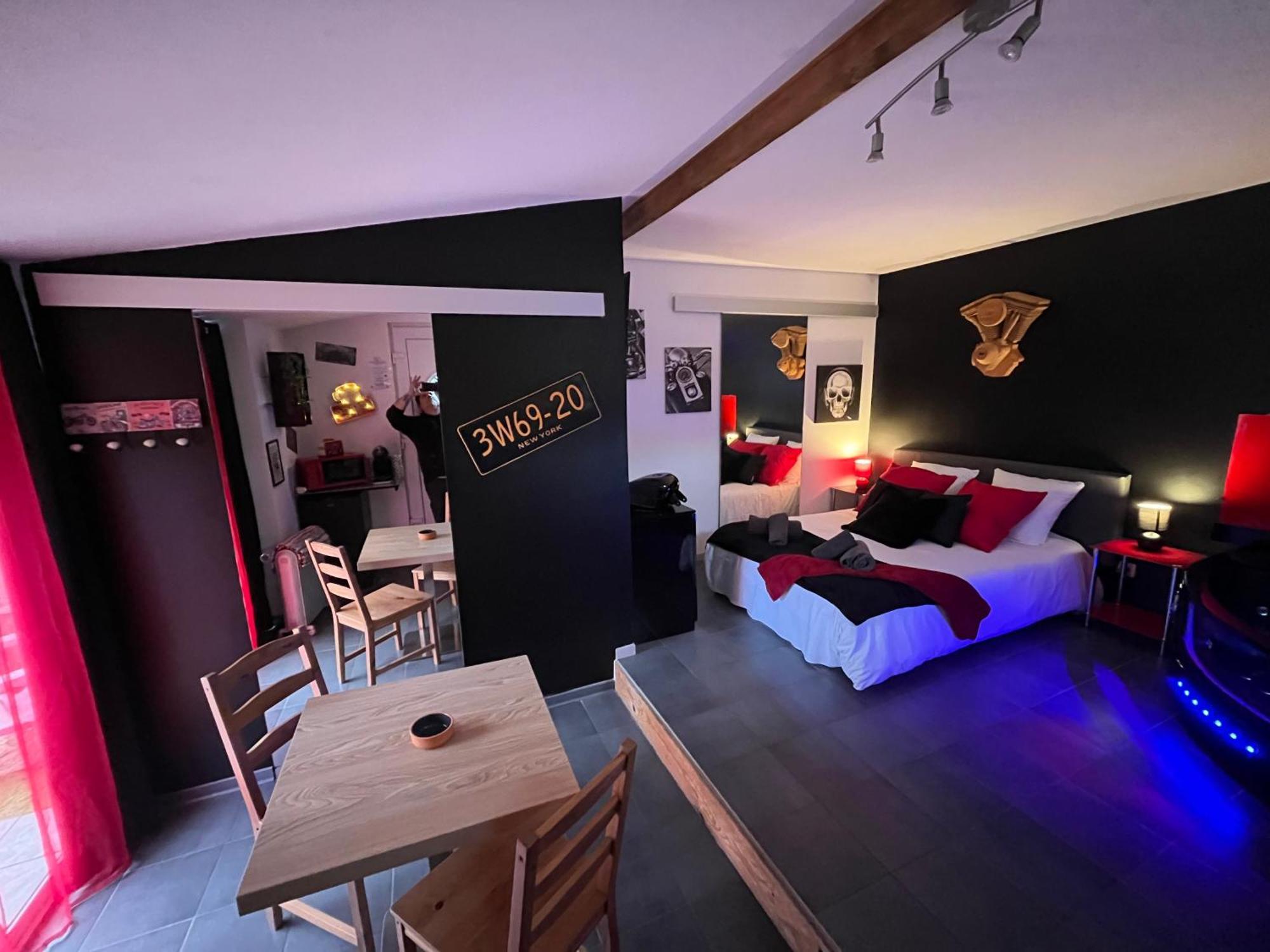 "Le Maloya" Chalets Independants -Chambre Balneo - Relais Motards Lacaune Zewnętrze zdjęcie