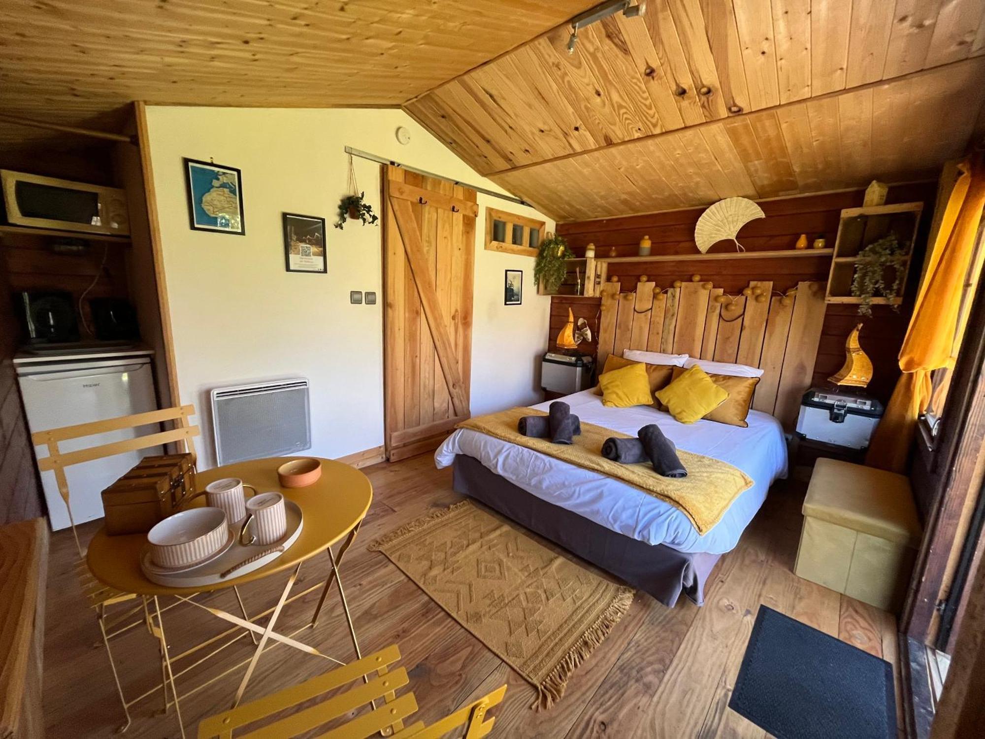 "Le Maloya" Chalets Independants -Chambre Balneo - Relais Motards Lacaune Zewnętrze zdjęcie